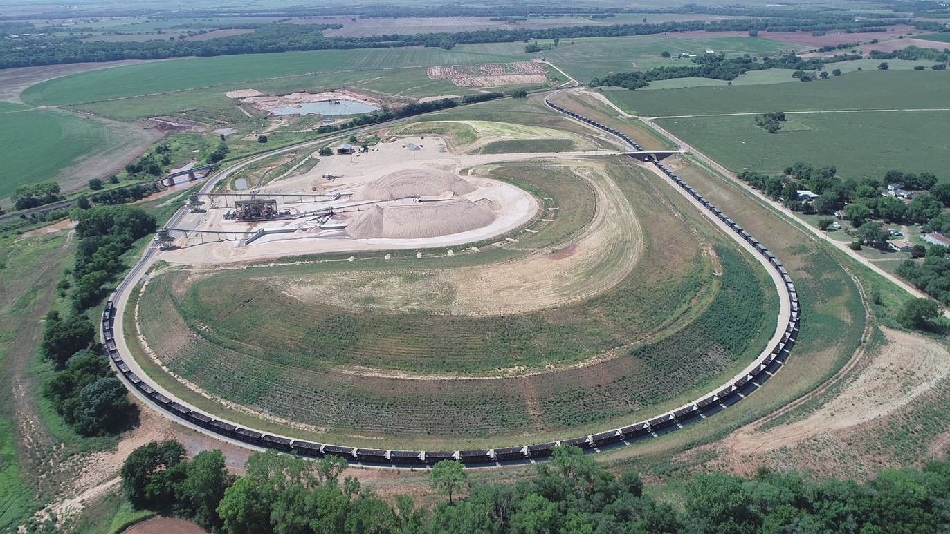 Dolese Bros. Co.’s White Eagle sand facility has a plant production capacity of more than 1,000 tons per hour of concrete sand. 