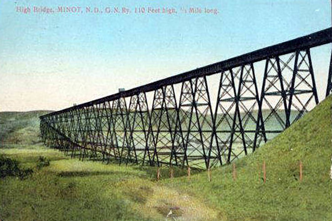 Gassman Coulee Trestle built in 1899 is shown in a 1909 postcard.