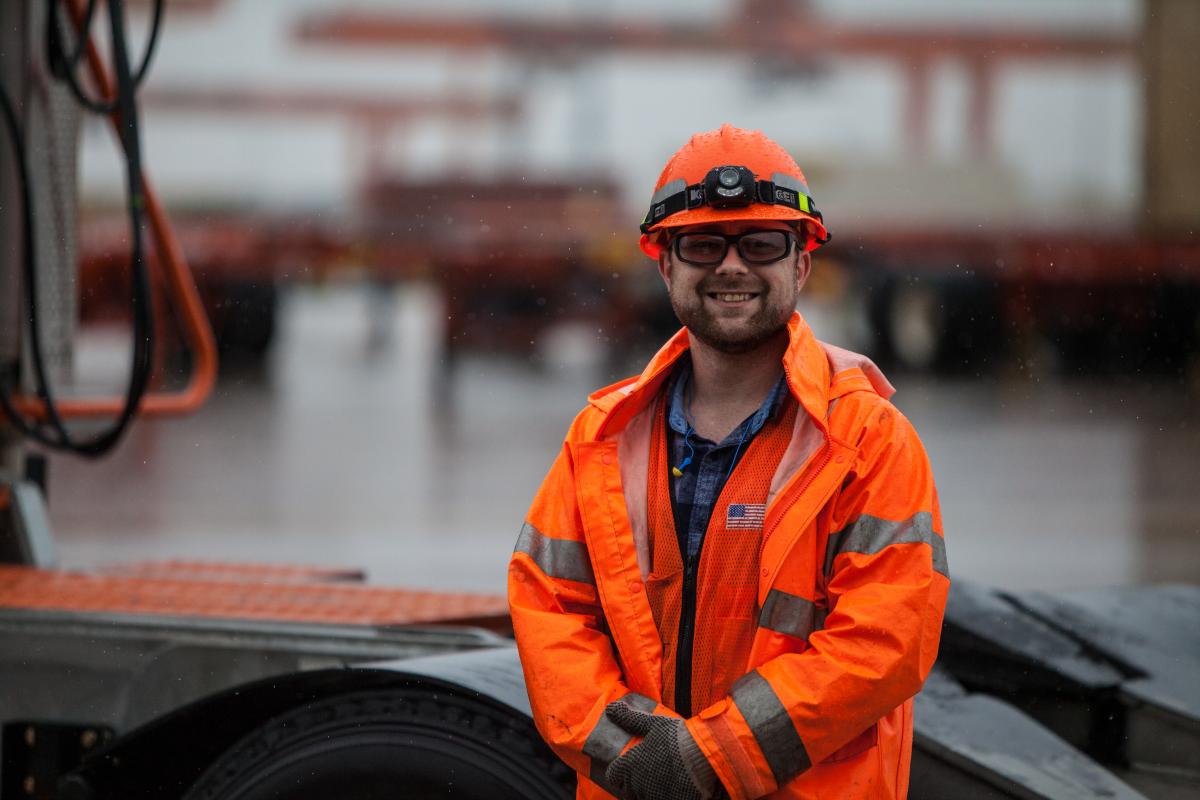 bnsf-honors-memphis-tenn-employee-kevin-beville-as-intermodal-safety