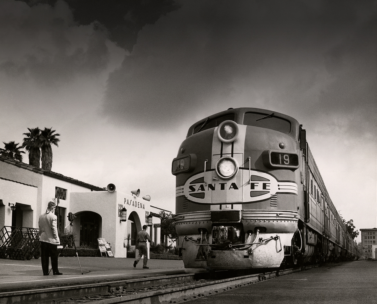 Details about   SANTA FE RAILROAD 1948 SHE CAME IN ON SUPER CHIEF TO LOS ANGELES MOVIE STAR AD 