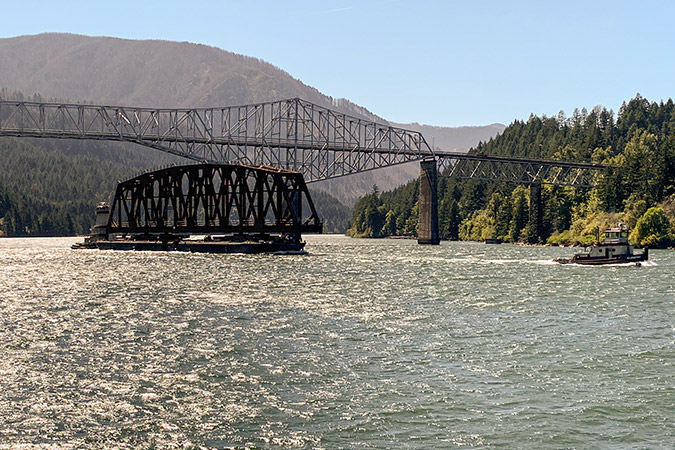 Barging in: BNSF brings new rail bridge upriver