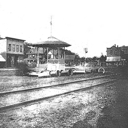 Photo Courtesy of Wayzata Historical Society: On Lake and Broadway in 1900